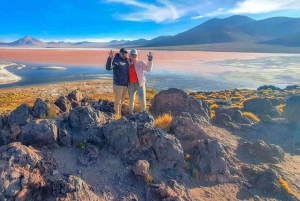 Från Atacama: Uyuni Salt Flat 4 dagar den största salta plattan