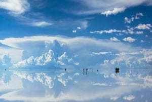 Från Atacama: Uyuni Salt Flat 4 dagar den största salta plattan