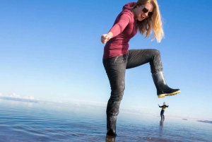 Från Atacama: Uyuni Salt Flat 4 dagar den största salta plattan