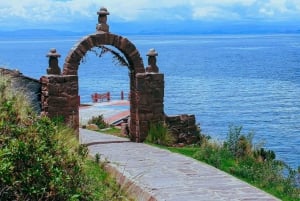 Da Cusco: Tour di 2 giorni sul Lago Titicaca con pernottamento in autobus