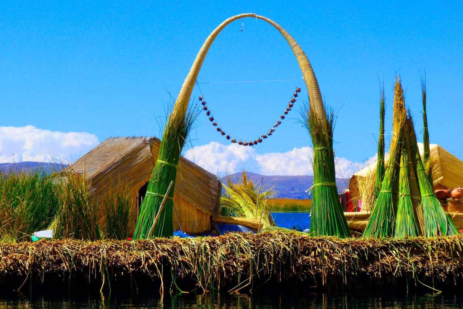 De Cusco: Excursão de 1 dia em ônibus com leito para o Lago Titicaca + almoço