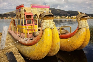 De Cusco: Excursão de 1 dia em ônibus com leito para o Lago Titicaca + almoço