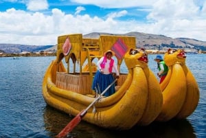 From Cusco: Lake Titicaca 1-Day Sleeper Bus Tour + Lunch