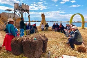 Vanuit Cusco: Titicacameer - dagvullende bustour met slaapbus