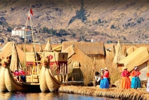 Desde Cuzco: Lago Titicaca - tour de día completo en autobús-cama