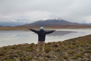 Depuis La Paz : 2 jours de vol entre Salar de Uyuni et Atacama (Chili)