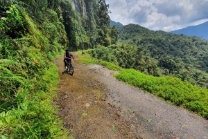 Fra La Paz: 3-dagers sykkeltur på Death Road og saltslettene i Uyuni