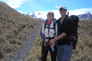 From La Paz: Condoriri National Park Full-Day Hiking Tour