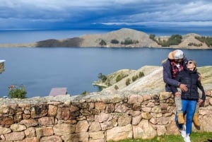 Från La Paz:Dagsutflykt till Titicacasjön och Copacabana + lunch