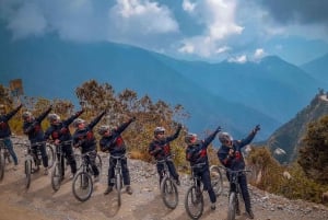 Vanuit La Paz: Dodenroute per mountainbike Rondleiding Tur