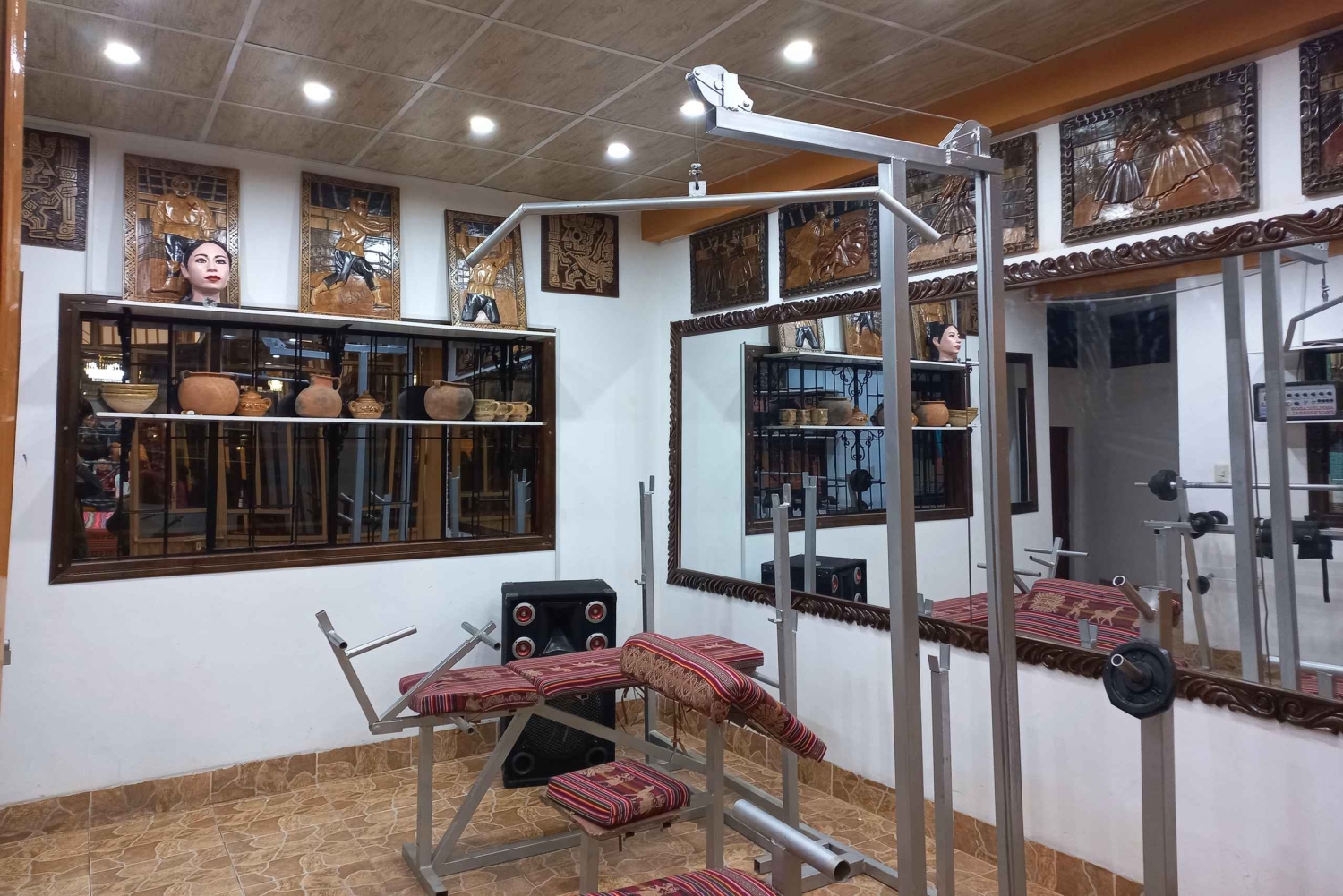 Desde La Paz: tour guiado à Sala de Arte Cholitas e show de luta livre