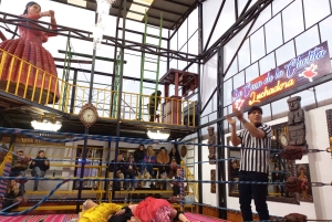 Desde La Paz: tour guiado à Sala de Arte Cholitas e show de luta livre