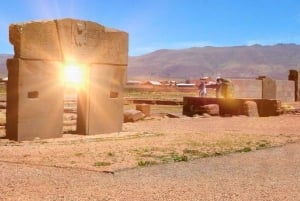 Fra La Paz: Fælles guidet tur til Tiwanaku-ruinerne