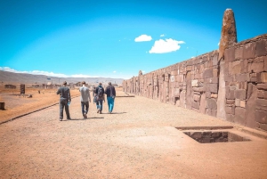 Fra La Paz: Delt tur til Tiwanaku-ruinene