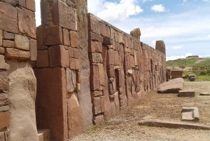 From La Paz: Tiwanaku and Puma Punku with lunch |Private|