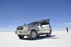 Fra La Paz til La Paz: Uyuni Salt Flat Tour 1D + aftentur med busser