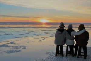 From La Paz: Uyuni Salt Flats 2-Day Tour with Bus Transfers