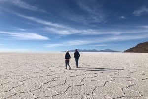 From La Paz: Uyuni Salt Flats 2-Day Tour with Flights