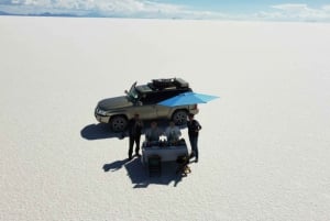 Van La Paz: Uyuni Salt Flats & Tunupa Volcano met de bus.