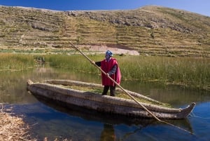 From Puno: discover the floating islands of Uros and the textiles of Taquile