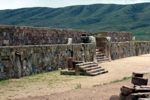 Fra Puno: Oppdag magien i La Paz og Tiwanaku.