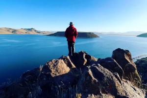 Au départ de Puno : Journée complète d'excursion à Uros Taquile Sillustani