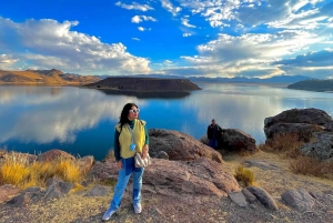 Au départ de Puno : Journée complète d'excursion à Uros Taquile Sillustani