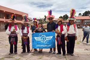 Fra Puno: Heldagstur til Uros Taquile Sillustani