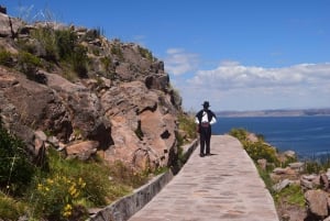 Fra Puno: Heldagstur til Uros Taquile Sillustani