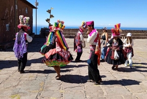 Fra Puno: Heldagstur til Uros Taquile Sillustani