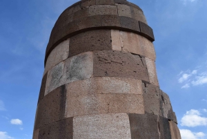 Fra Puno: Heldagstur til Uros Taquile Sillustani