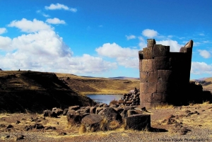 Fra Puno: Heldagstur til Uros Taquile Sillustani