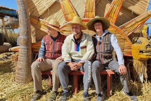 Fra Puno: Heldagstur til Uros Taquile Sillustani