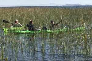 De Puno: Meio dia de caiaque nas ilhas flutuantes de Uros