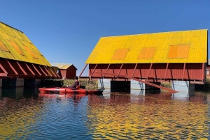 De Puno: Meio dia de caiaque nas ilhas flutuantes de Uros