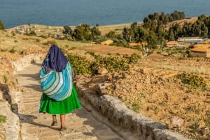 Puno: Uros Floating Islands and Taquile Island Full-Day Tour