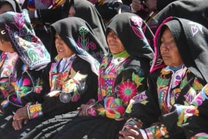 Depuis Puno : visite d'une jounée Uros - Taquile + revenu inclus