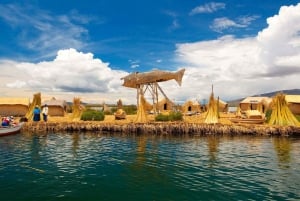 Desde Puno: Uros - Taquile Tour de día completo + Incluye Ingresos