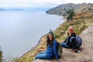 Desde Puno: Uros - Taquile Tour de día completo + Incluye Ingresos