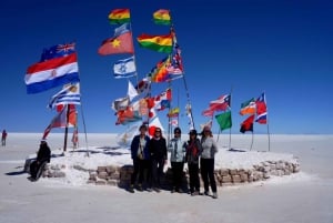 Depuis Sucre : Découvrez le Salar d'Uyuni lors d'une aventure de 2 jours