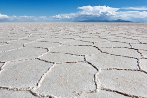 Desde Sucre: Tour de 3 días a los salares de Uyuni con traslados en autobús