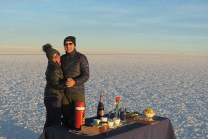 Desde Sucre: Salar de Uyuni y Puesta de Sol en Autobús.