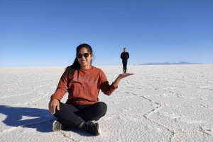 From Uyuni: 3D 2N Salar de Uyuni and colorful lagoons.