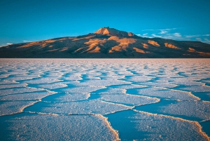 Från Uyuni: Uyuni: Utflykt med guide till Salar de Uyuni