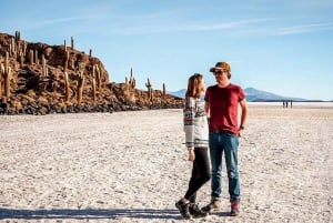 Uyuni: 3 day-tour, salt flats & surrealistic deserts