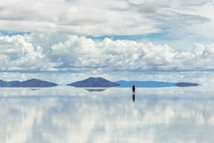 Uyuni: 3 day-tour, salt flats & surrealistic deserts