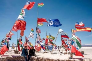 Uyuni: Uunii: Kokopäiväretki, suolatasangot ja auringonlaskuelämys