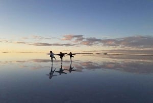 From Uyuni: Salt Flats 4WD Tour with Lunch and Sunset