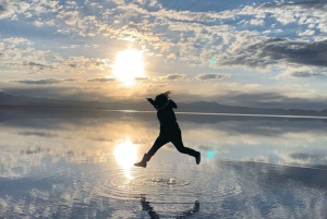 Från Uyuni: Stjärnljus soluppgång spegeleffekt