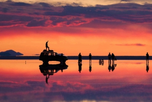 Från Uyuni: Stjärnljus soluppgång spegeleffekt